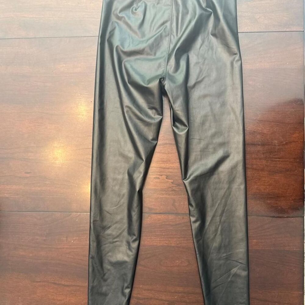 Athleta Women's Black and Green Leggings